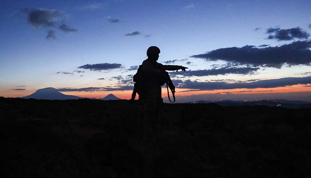 Van'da teröristlerle çıkan çatışmada bir asker şehit oldu 4 Van'da-teröristlerle-çıkan-çatışmada-bir-asker-şehit-oldu