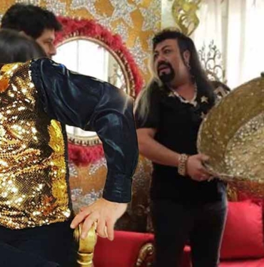 “18 kilo altınım var” demişti: Kobra Murat'ın evini görenler gözlerine inanamadı! 5 “18-kilo-altınım-var”-demişti--Kobra-Murat'ın-evini-görenler-gözlerine-inanamadı!