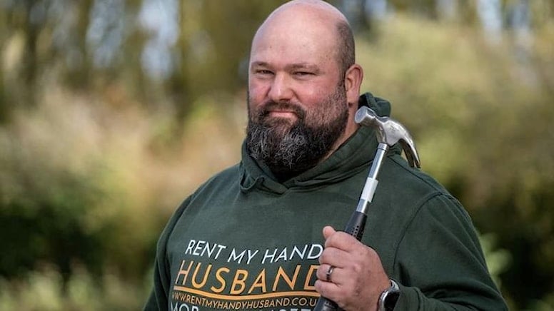 Girişimci kadın, eşini günlük işler için kiraya veriyor