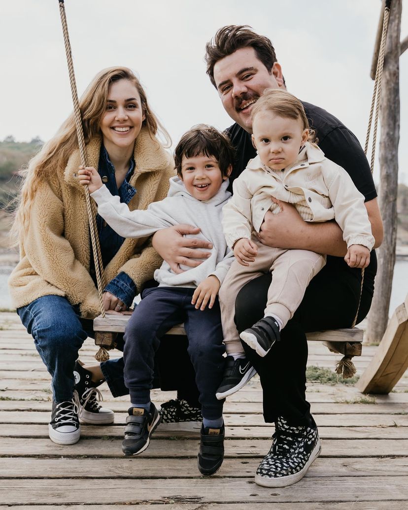 Berfu Yenenler'den "Sende hiç popo yok" diyen takipçisine olay cevap