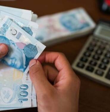 AKP’li-Akbaşoğlu'ndan-yeni-asgari-ücret-ve-EYT-açıklaması