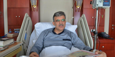 Abdullah Gül Atatürk’ü tek cümleyle andı; Paylaşımını yorumlara kapattı