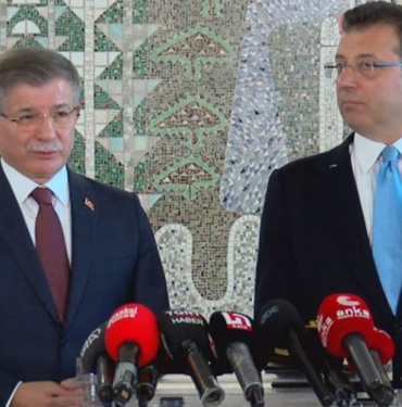 Ahmet Davutoğlu’ndan hapsi istenen Ekrem İmamoğlu’na destek ziyareti 10 Ahmet Davutoğlu’ndan hapsi istenen Ekrem İmamoğlu’na destek ziyareti