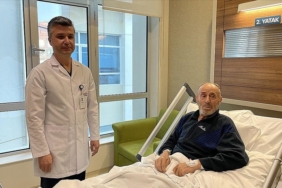 Ameliyattan 25 yıl kaçan hastadan 750 gram prostat çıktı 2 Ameliyattan 25 yıl kaçan hastadan 750 gram prostat çıktı
