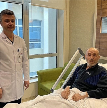Ameliyattan 25 yıl kaçan hastadan 750 gram prostat çıktı