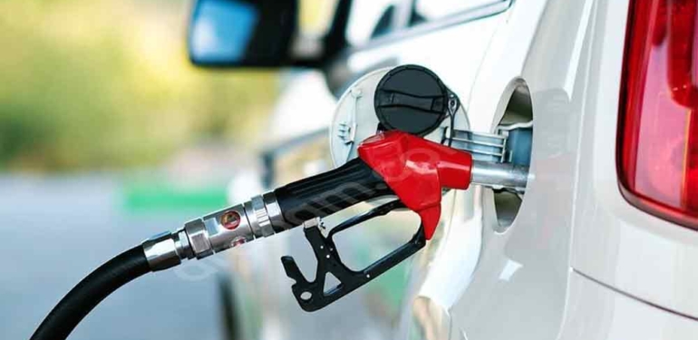 Motorinden sonra benzine de büyük zam! 1 benzin