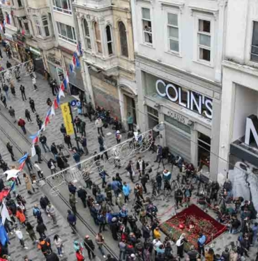 Bombalı terör saldırısının ardından İstanbul Valiliği’nden İstiklal Caddesi'ne ilişkin yeni önlemler 8 Bombalı-terör-saldırısının-ardından-İstanbul-Valiliği’nden-İstiklal-Caddesi'ne-ilişkin-yeni-önlemler