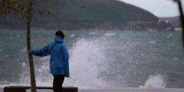 Çanakkale'de-kuvvetli-fırtına-uyarısı!-Eğitime-bir-gün-ara-verildi