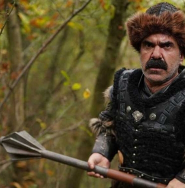 Çaycı Hüseyin olarak adını duyuran oyuncu Alpaslan Özmol, Kuruluş Osman dizisiyle ekrana dönüyor 8 Çaycı-Hüseyin-olarak-adını-duyuran-oyuncu-Alpaslan-Özmol,-Kuruluş-Osman-dizisiyle-ekrana-dönüyor