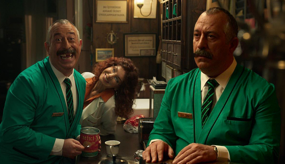 Cem Yılmaz'ın merakla beklenen yeni filminden ilk görüntüler geldi