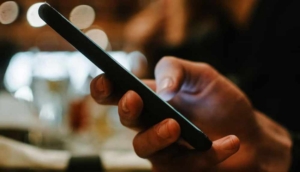 Cinsel içerikli mesajlaşma uygulamasında cinsel içerikli SMS atmak yasaklandı