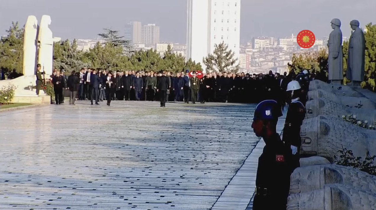 Devlet erkanı Ata'nın huzurunda: Erdoğan'dan 10 Kasım mesajı