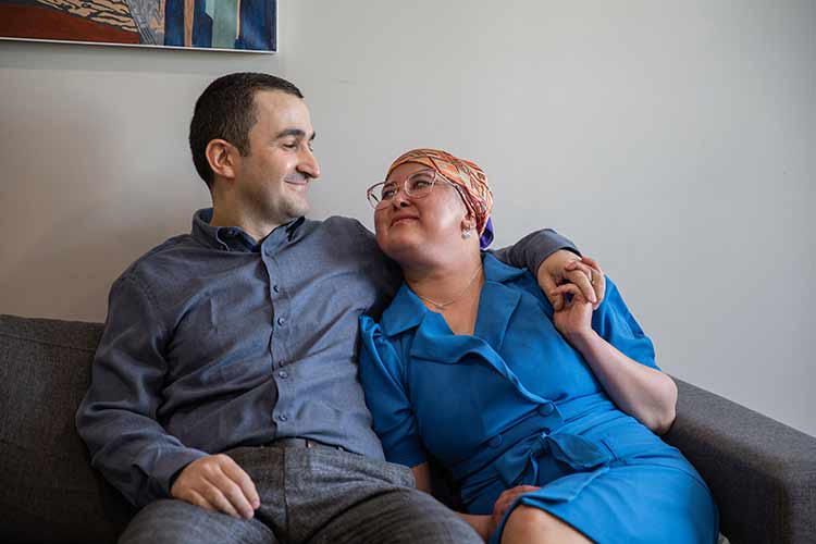 Doktor çiftin aşkı kansere meydan okuyor
