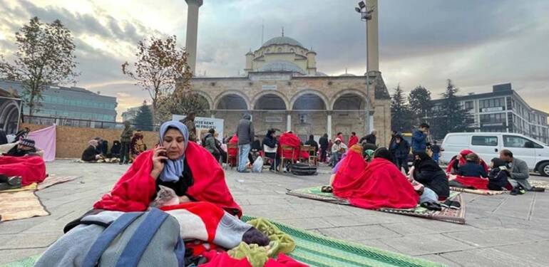 Düzce'nin Gölyaka ilçesinde 5,9 büyüklüğünde deprem 6 Düzce'nin-Gölyaka-ilçesinde-5,9-büyüklüğünde-deprem