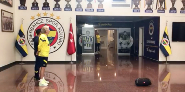 Fenerbahçe teknik direktörü Jorge Jesus'tan Atatürk'e saygı duruşu