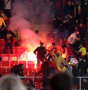 Göztepe Altay maçındaki işaret fişeğinin stada nasıl girdiği bulundu! 5 Göztepe-Altay-maçındaki-işaret-fişeğinin-stada-nasıl-girdiği-bulundu!