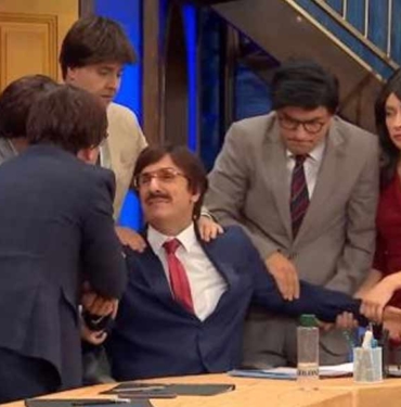 Güldür Güldür'ün son bölümüne "Muhalefet" skeci damga vurdu! “Maalesef seçimi kazanıyoruz” 10 Güldür-Güldür'ün-son-bölümüne-'Muhalefet'-skeci-damga-vurdu!-“Maalesef-seçimi-kazanıyoruz”