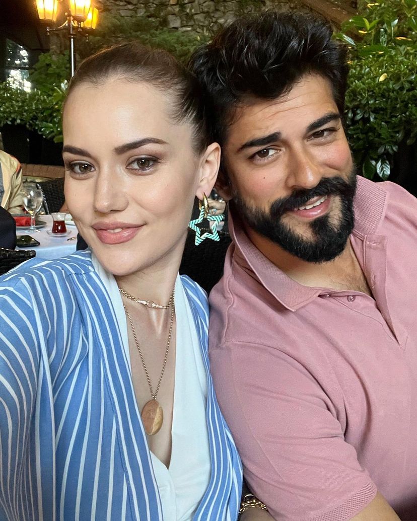 Fahriye Evcen ve Burak Özçivit'in ikinci bebekleri dünyaya geldi
