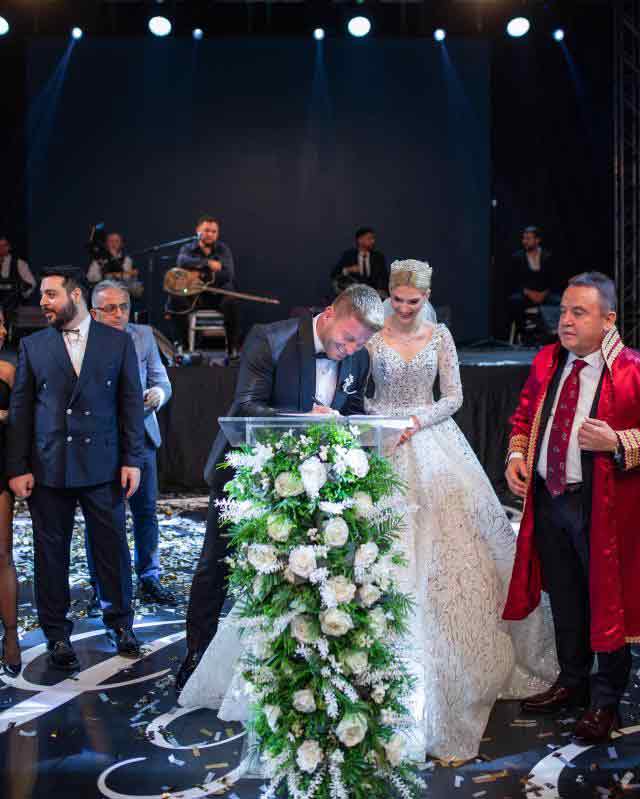 İsmail Balaban ve İlayda Şeker bir düğün de Antalya'da yaptı! Paralar havada uçtu