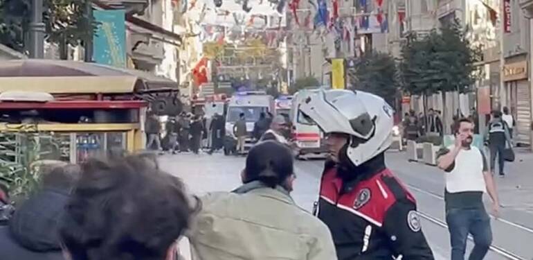 Son dakika... İstiklal Caddesi'nde patlama! Çok sayıda yaralı var... 6 İstiklal-Caddesi’nde-patlama!-Çok-sayıda-yaralı-var…