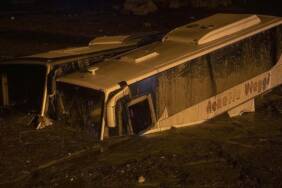 İtalya'da heyelanda kaybolanları arama çalışmaları devam ediyor 7 İtalya'da-heyelanda-kaybolanları-arama-çalışmaları-sürüyor