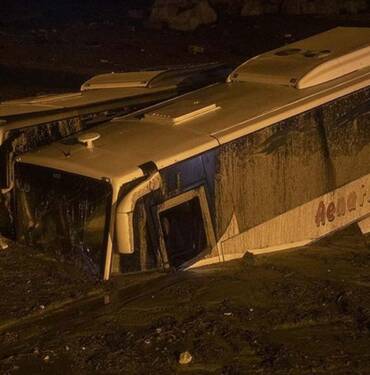 İtalya'da heyelanda kaybolanları arama çalışmaları devam ediyor 4 İtalya'da-heyelanda-kaybolanları-arama-çalışmaları-sürüyor