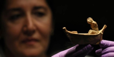 İzmir’de-lülerin-kayıkçısının-heykelciği-sergiye-çıktı