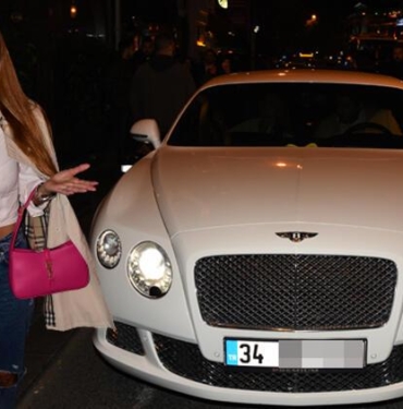 Kocası tarafından darp edildiği iddia edilmişti: Uğur Akkuş’tan Ebru Şallı’ya 11 milyonluk hediye! 8 Kocası tarafından darp edildiği iddia edilmişti- Uğur Akkuş’tan Ebru Şallı’ya 11 milyonluk hediye!