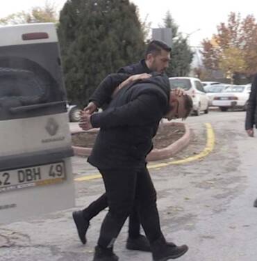 Konya'da barınaktaki köpeklerin öldürülmesine ilişkin 2 belediye çalışanı tutuklandı 10 Konya'da-barınaktaki-hayvanların-öldürülmesine-ilişkin-2-belediye-çalışanı-tutuklandı