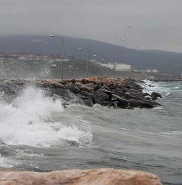 Meteorolojiden 4 bölge için kuvvetli rüzgar uyarısı 8 Meteorolojiden-4-bölge-için-kuvvetli-rüzgar-uyarısı