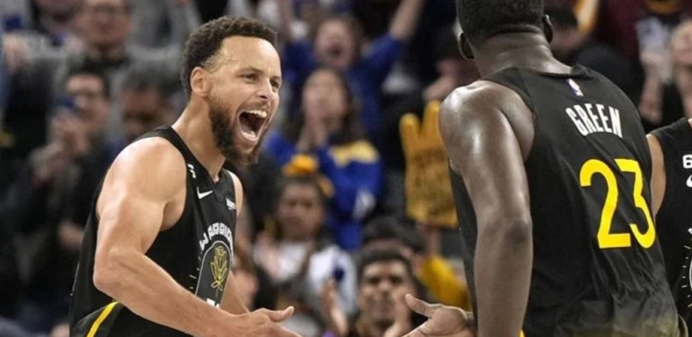 NBA’de Stephen Curry yıldızlaştı, Golden State Warriors galbiyete uzandı