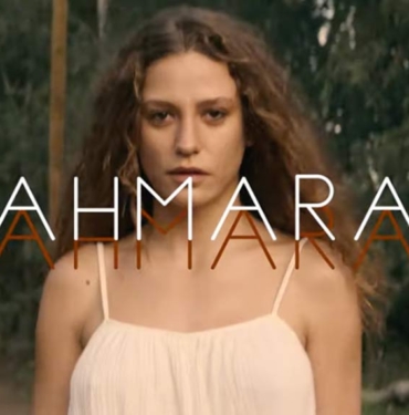 Serenay-Sarıkaya’nın-yeni-dizisi-Şahmaran’dan-ilk-fragman!-Yılanla-bütünleştiği-sahne-sosyal-medyada-gündem-oldu