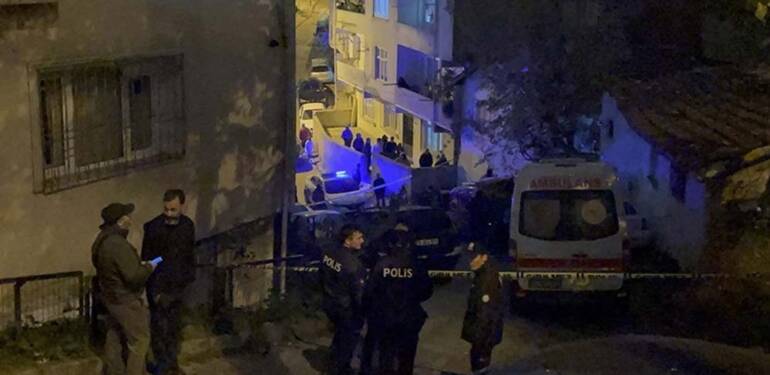Şişli'deki bir gecekonduda 2'si kadın 3 kişinin cesedi bulundu 1 Şişli'deki-bir-gecekonduda-2'si-kadın-3-kişinin-cesedi-bulundu