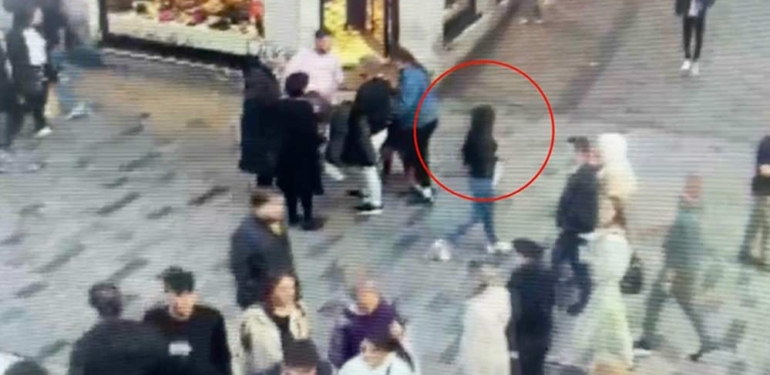 Taksim bombacısı saldırıdan 9 gün önce İstiklal Caddesi’nde keşif yapmış! O detay gözlerden kaçmadı 6 Taksim-bombacısı-saldırıdan-9-gün-önce-İstiklal-Caddesi’nde-keşif-yapmış