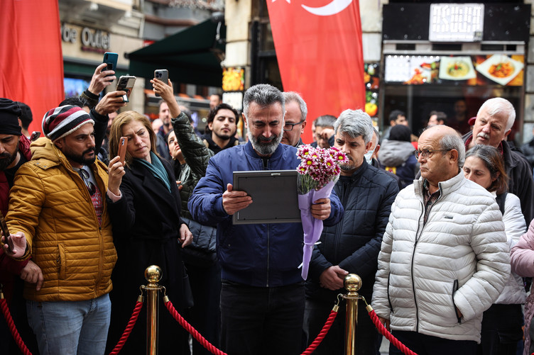 Taksim'deki saldırıda kızını ve eski eşini kaybeden ünlü oyuncu Nurettin Uçar’ın zor anları