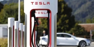 Tesla rakiplerine ortak şarj konektörü çağrısı yaptı