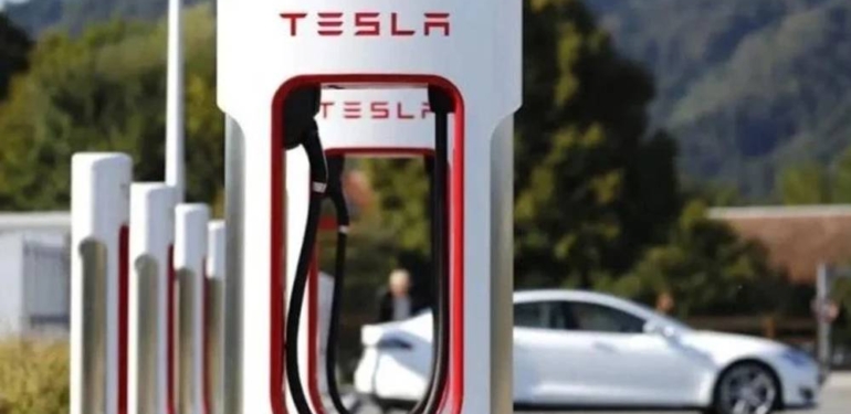 Tesla rakiplerine ortak şarj konektörü çağrısı yaptı