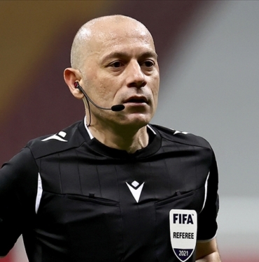 UEFA kabul etti: Cüneyt Çakır dünya tarihine geçiyor 8 UEFA kabul etti- Cüneyt Çakır dünya tarihine geçiyor