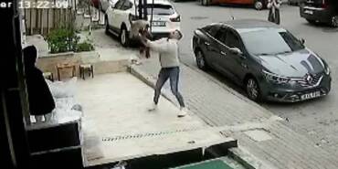 Üçüncü-kattan-düşen-kediyi-havada-yakaladı