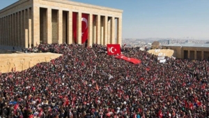 Vatandaş Atatürk'e koşuyor: Anıtkabir'e rekor ziyaret