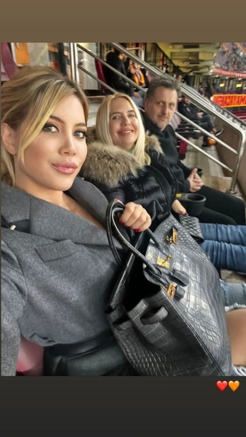 Wanda Nara Galatasaray'ı Ali Sami Yen'de seyretti 3 Wanda Nara Galatasaray'ı Ali Sami Yen'de seyretti