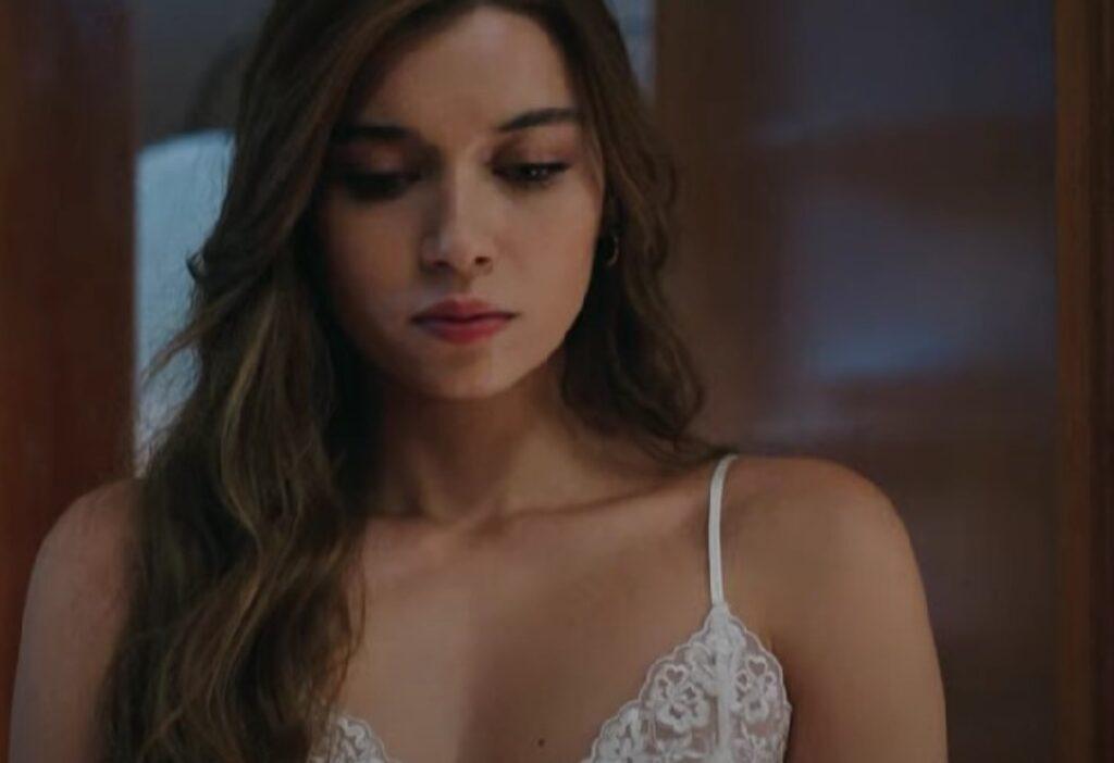 Yalı Çapkını dizisinde Ferit'ten çirkin istek! Seyran ne yapacağını bilemedi... 3 Yalı Çapkını dizisinde Ferit'ten çirkin istek! Seyran ne yapacağını bilemedi...