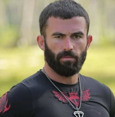 Yarı çıplak kadınla verdiği pozu silen Turabi'nin açıklaması tepki çekti: "Daha +18 paylaşımlarla geri döneceğiz" 9 Yarı-çıplak-kadınla-verdiği-pozu-silen-Turabi'nin-açıklaması-tepki-çekti--'Daha-+18-paylaşımlarla-geri-döneceğiz'