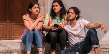 Yüzerek-Avrupa'ya-sığınan-Mardini'nin-hikayesini-anlatan-film-vizyona-giriyor