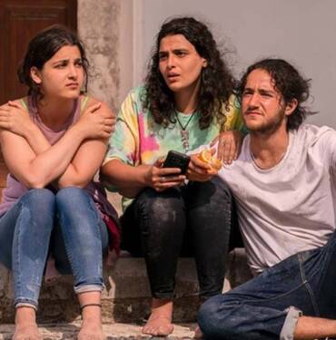 Yüzerek Avrupa'ya sığınan Yusra Mardini'nin hikayesini anlatan film vizyona giriyor 4 Yüzerek-Avrupa'ya-sığınan-Mardini'nin-hikayesini-anlatan-film-vizyona-giriyor
