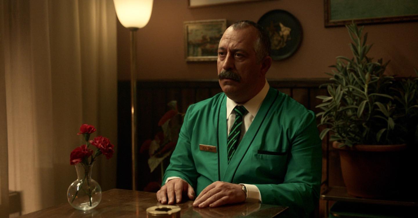 Cem Yılmaz merakla beklenen yeni filmi Ayzek ile Bir Gece'nin fotoğraflarını paylaştı 1 Cem Yılmaz merakla beklenen yeni filmi Ayzek ile Bir Gece'nin fotoğraflarını paylaştı