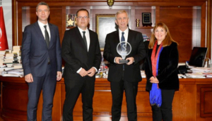 ABB Başkanı Mansur Yavaş'a Şeffaflık Özel Ödülü