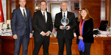 mansur yavaş ödül