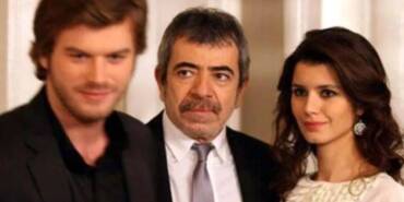 14-yıl-aradan-sonra-sürpriz-buluşmanın-fotoğrafı-gündem-oldu--Aşk-ı-Memnu-hayranları-beğeni-yağdırdı-1