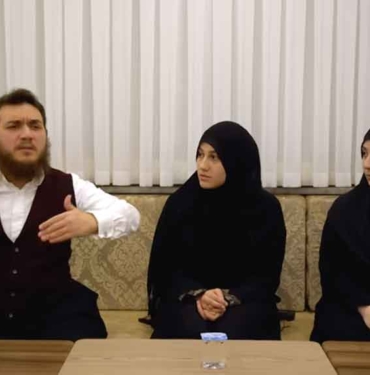 6 yaşında evlendirildiği iddia edilen H.K.G’nin kardeşleri konuştu: O fotoğraflar başka bir etkinlikten 3 6-yaşında-evlendirildiği-iddia-edilen-H.K.G’nin-kardeşleri-konuştu--O-fotoğraflar-başka-bir-etkinlikten